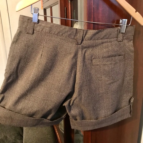 Dressy shorts! Never worn. - Picture 2 of 3